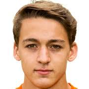 https://img.zhizhuzhibot.com.cn/img/football/player/0d12fff4e6489e57edadc485c2283c56.jpg